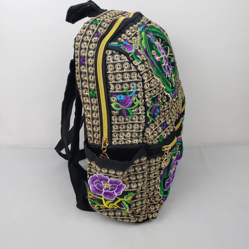 Embroidered floral Mexican Backpack NEW/ mochila Mexicana bordada‎ a mano nueva